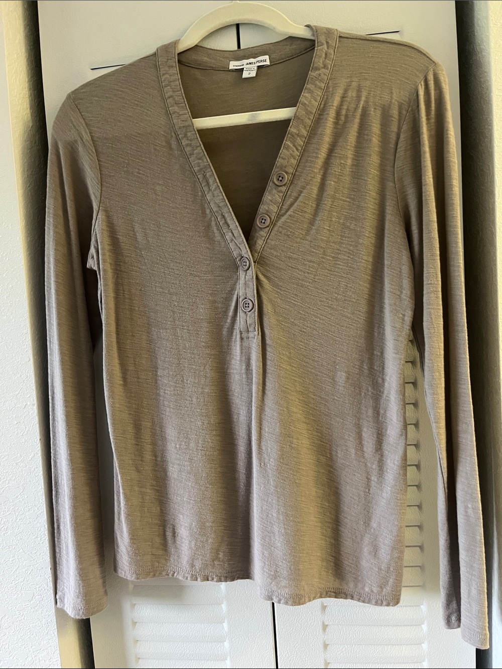 NWOTsJames Perse Long-Sleeve Henley Top in Taupe size Med
